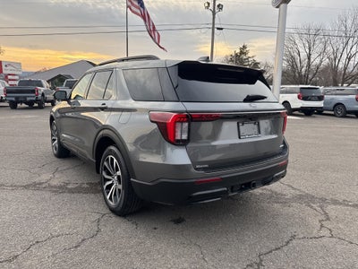 2025 Ford Explorer ST-Line
