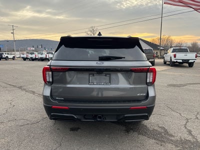 2025 Ford Explorer ST-Line