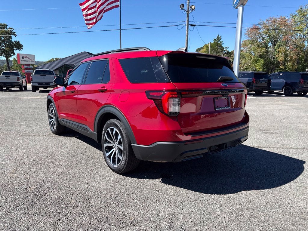 2025 Ford Explorer ST-Line
