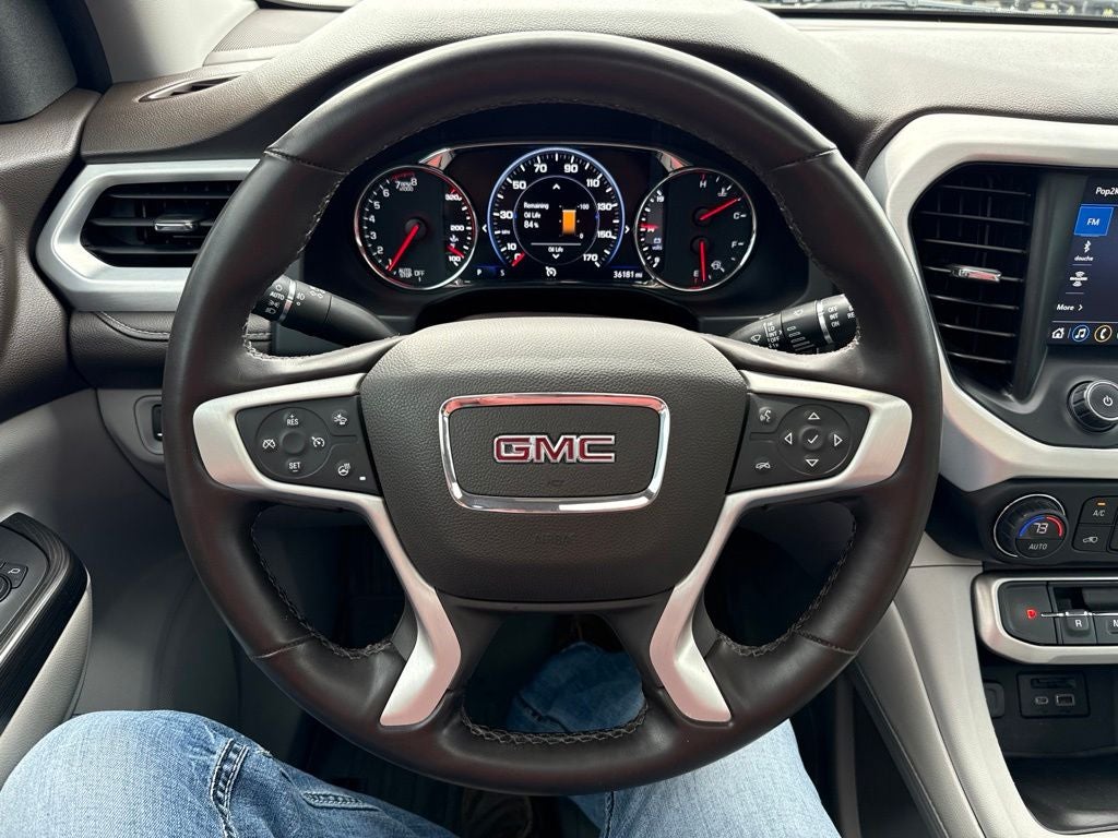 2023 GMC Acadia SLT