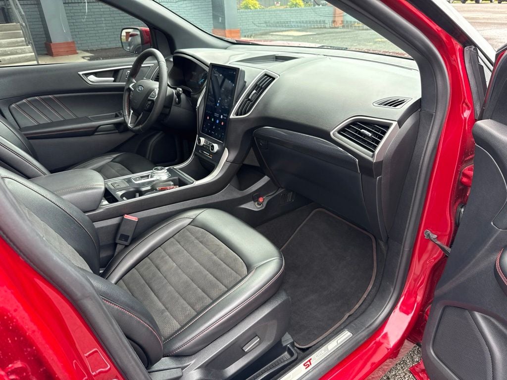 2022 Ford Edge ST Line