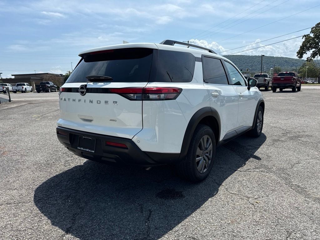 2025 Nissan Pathfinder SV
