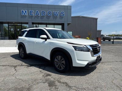 2025 Nissan Pathfinder SV