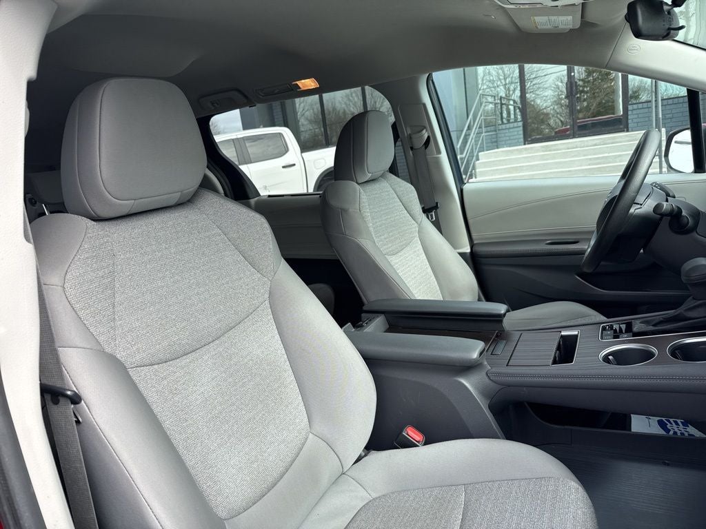 2024 Toyota Sienna LE 8 Passenger