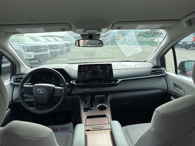 2024 Toyota Sienna LE 8 Passenger