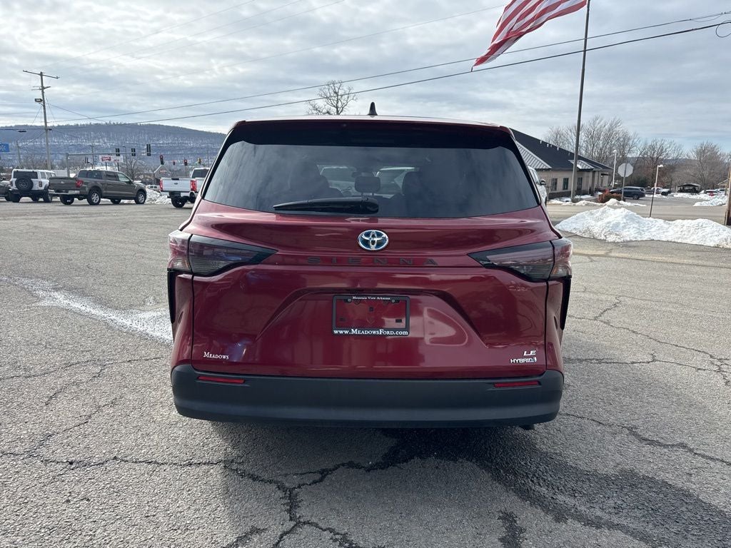2024 Toyota Sienna LE 8 Passenger