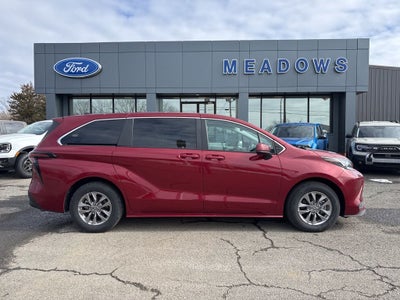 2024 Toyota Sienna LE 8 Passenger